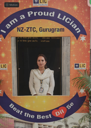 Proud LICian award from NZ-ZTC Gurugram for West Delhi advisor